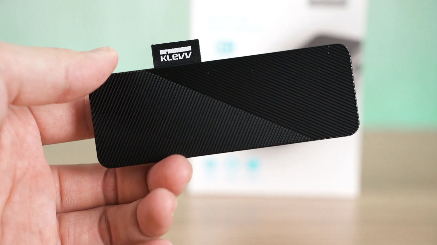 Review – KLEVV R1 (1TB) portable external SSD