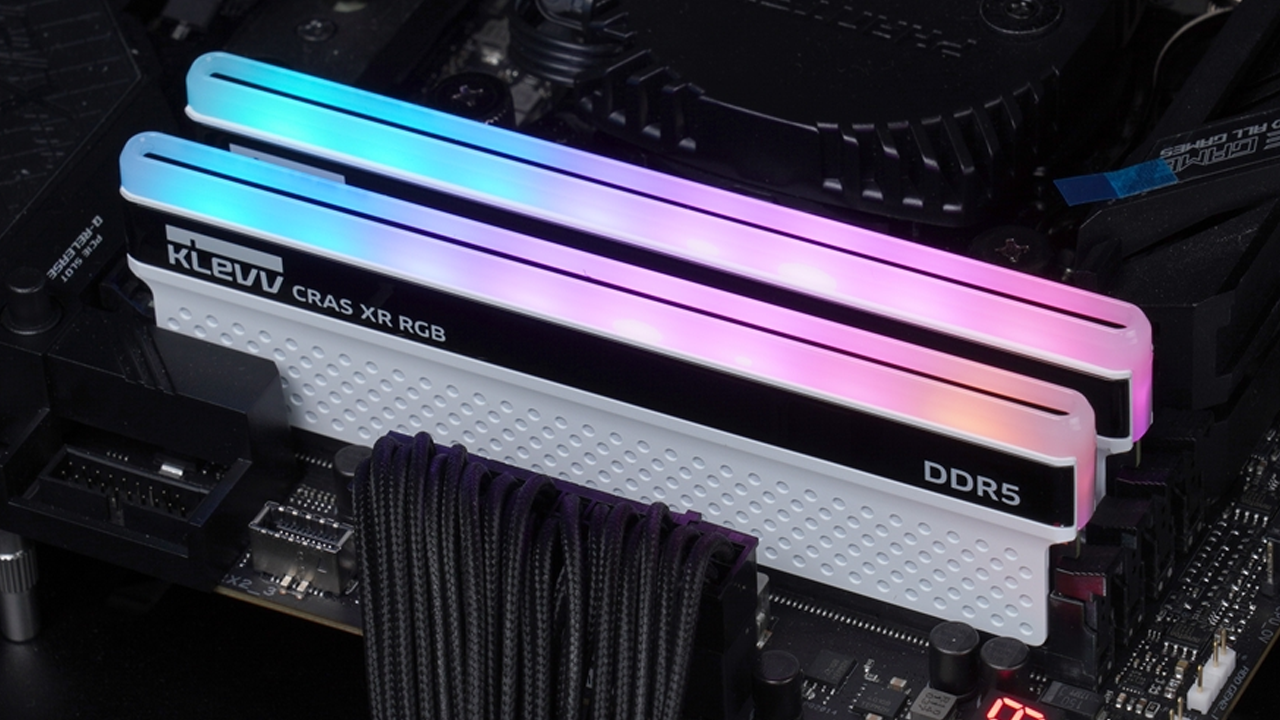 KLEVV 科賦 CRAS XR RGB DDR5 記憶體 / 雪白裝甲、強勁性能